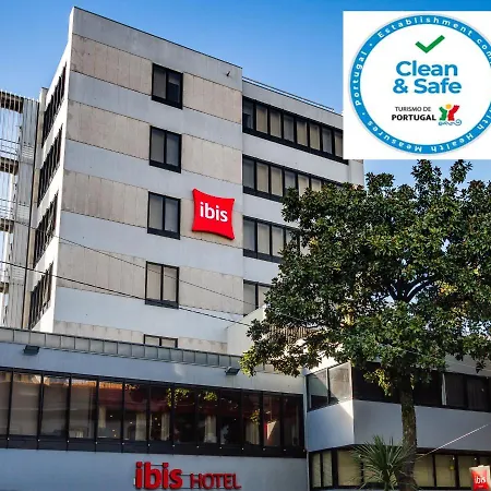 Ibis Centro Sao Bento Порту