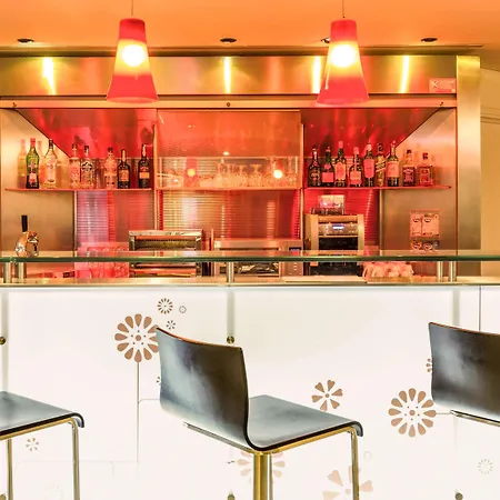 Ibis Centro Sao Bento Готель