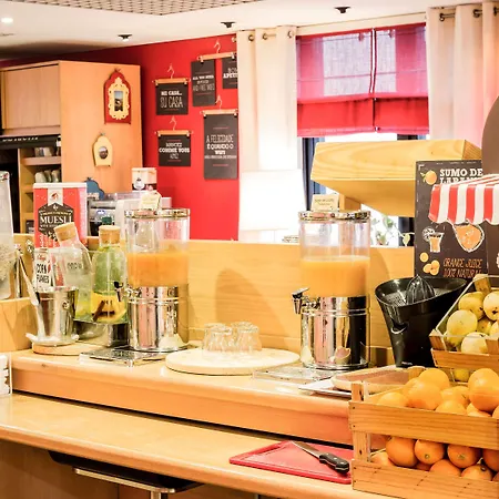 Ibis Centro Sao Bento Готель