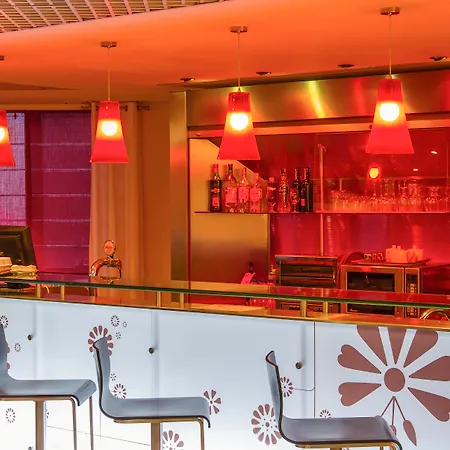 Ibis Centro Sao Bento Готель Порту