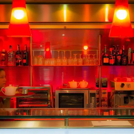 Ibis Centro Sao Bento Готель Порту
